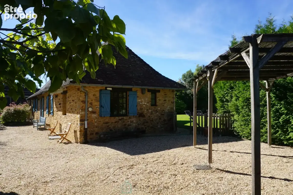 Charmant ensemble immobilier avec deux maisons et piscines au coeur du Périgord vert. - photo 21
