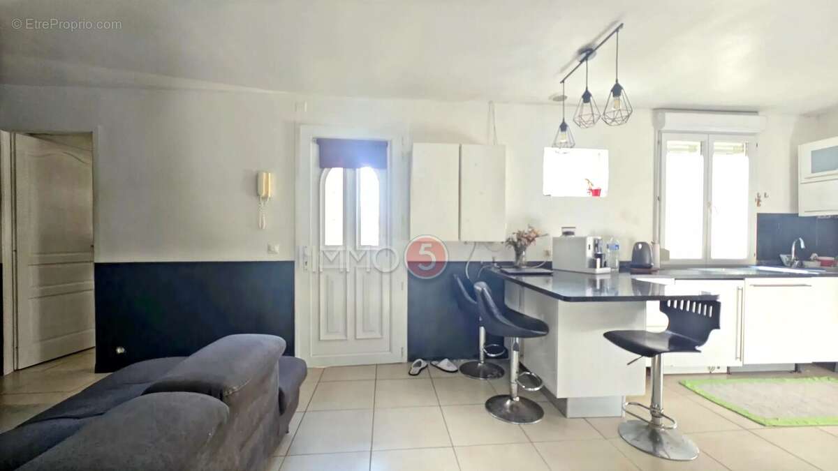 Maison à LES PAVILLONS-SOUS-BOIS