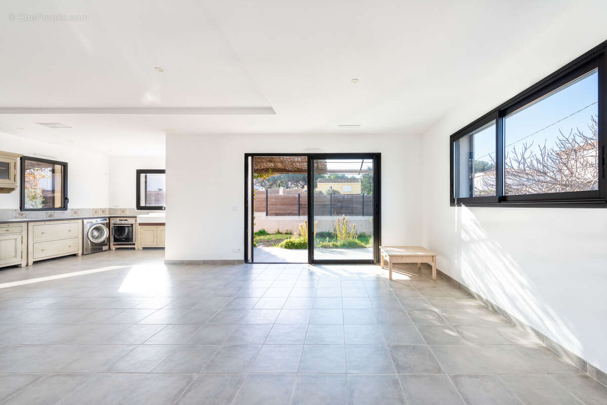 Maison à SIX-FOURS-LES-PLAGES