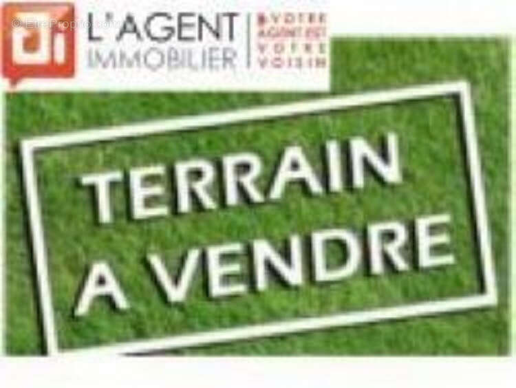 Terrain à TREPT