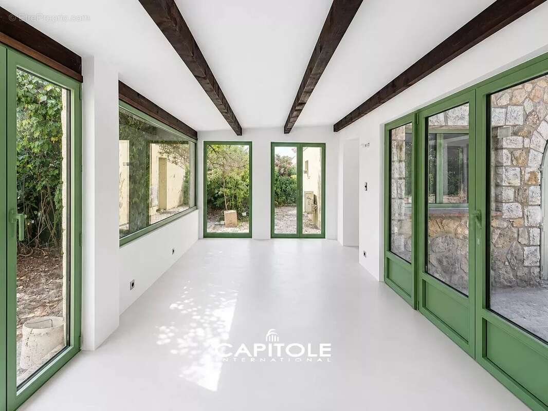 Antibes – villa d’exception rénovée avec vue mer  prestations ultra luxe - photo 11