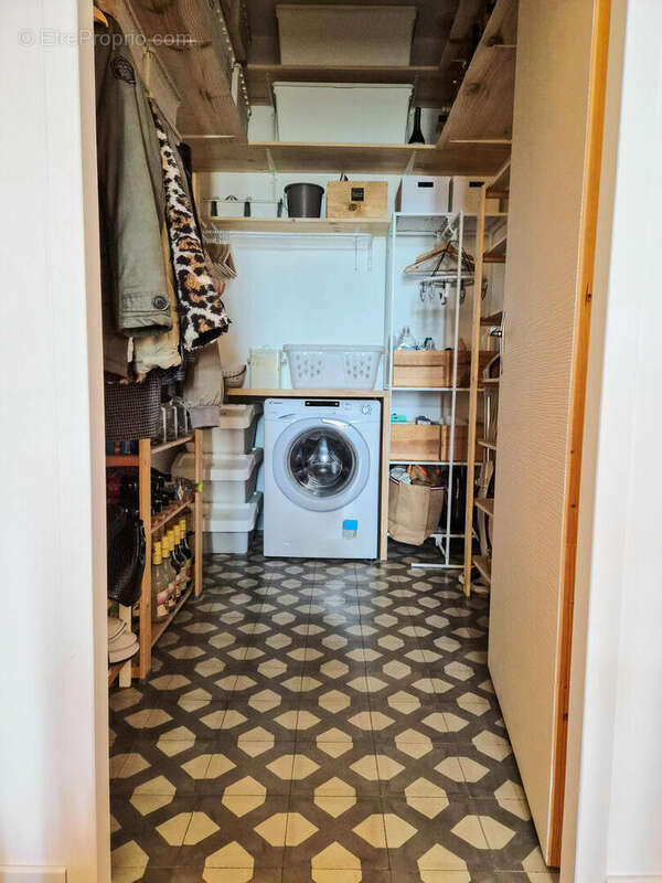 18313 - Maison à BELVEZE-DU-RAZES