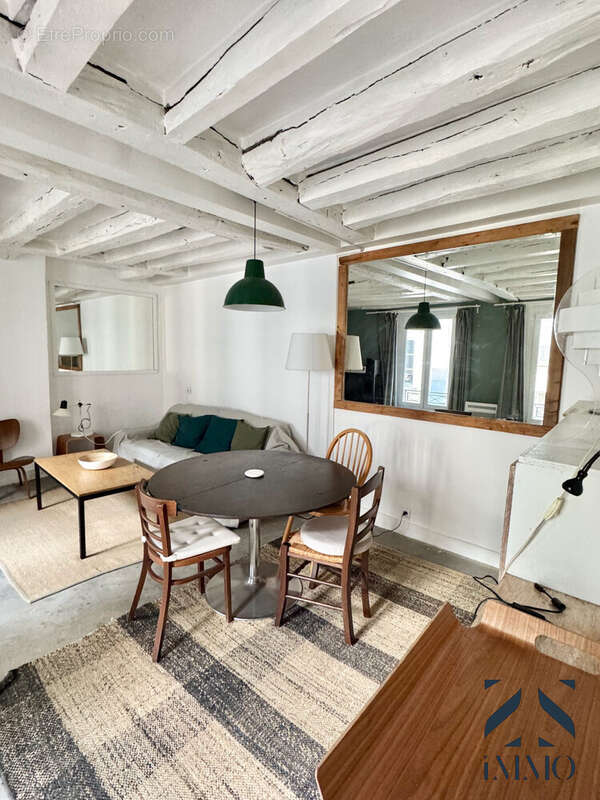 Appartement à PARIS-3E