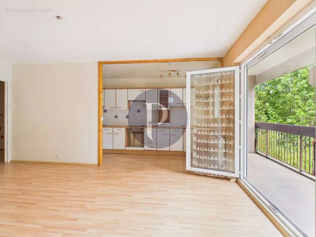 Appartement à VERRIERES-LE-BUISSON