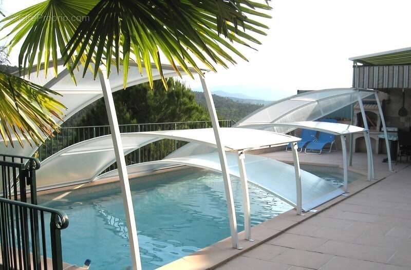 Maison à VINS-SUR-CARAMY