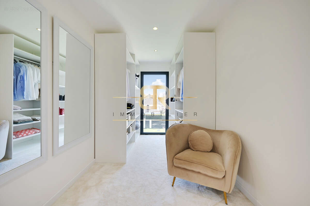 Maison à CHENNEVIERES-SUR-MARNE