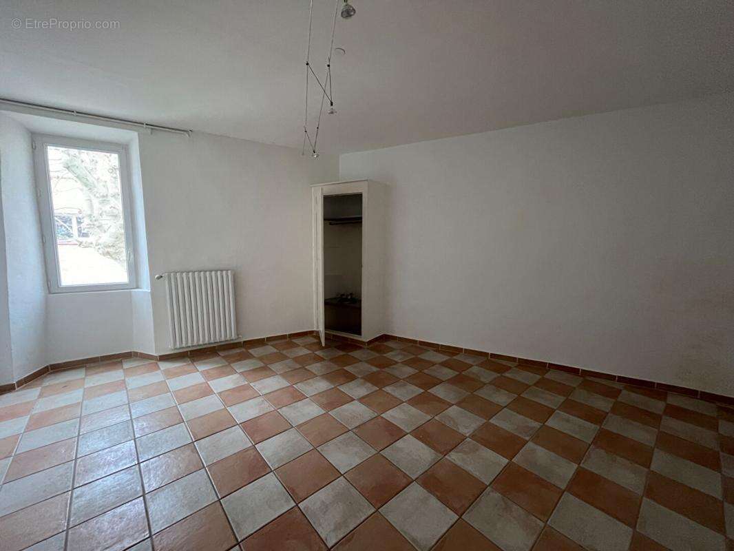 Appartement à VILLECROZE