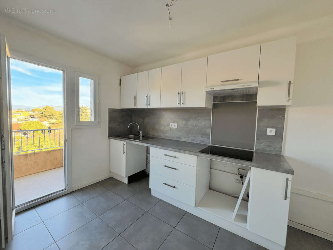 Appartement à SIX-FOURS-LES-PLAGES