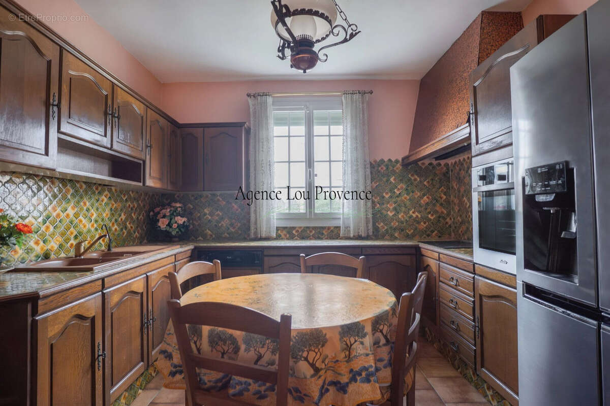 Maison 170 m² à Miramas  - photo 5