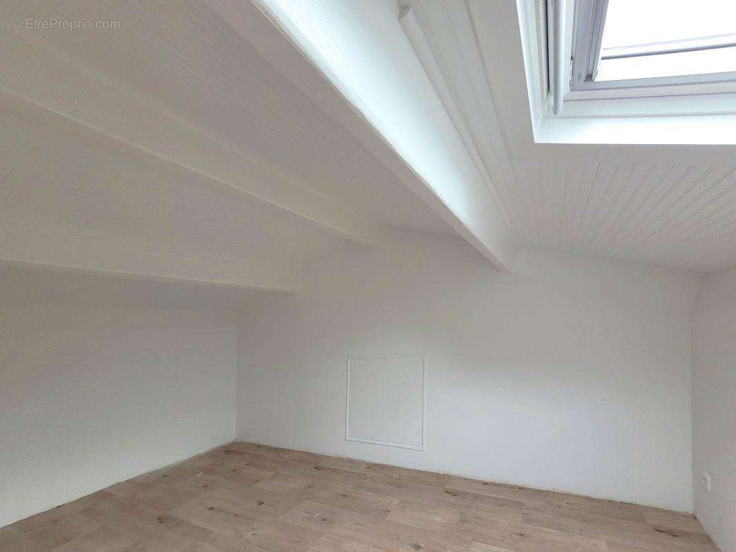 Maison à VINON-SUR-VERDON