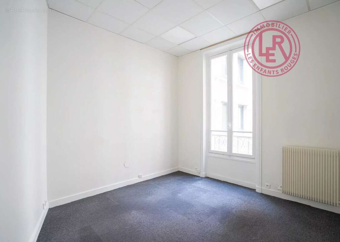 Appartement à PARIS-1E