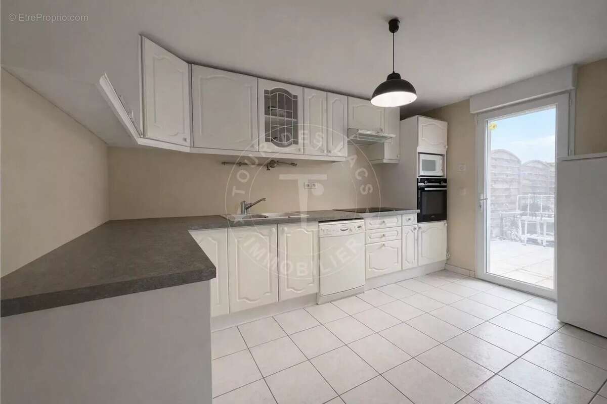 Maison à MONTAGNY-LES-LANCHES