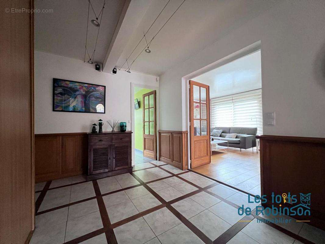 Maison à VERRIERES-LE-BUISSON