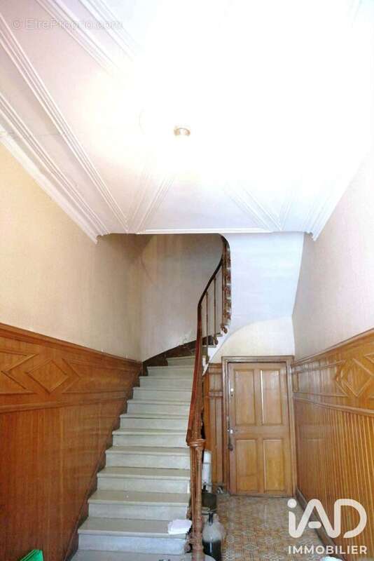 Maison 215 m² à Pouzolles  - photo 4