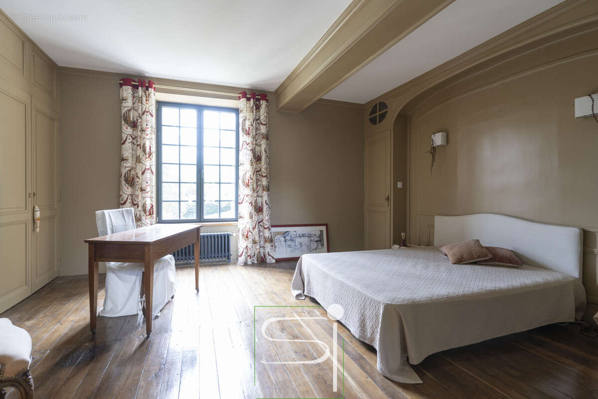 Maison à LIGUGE