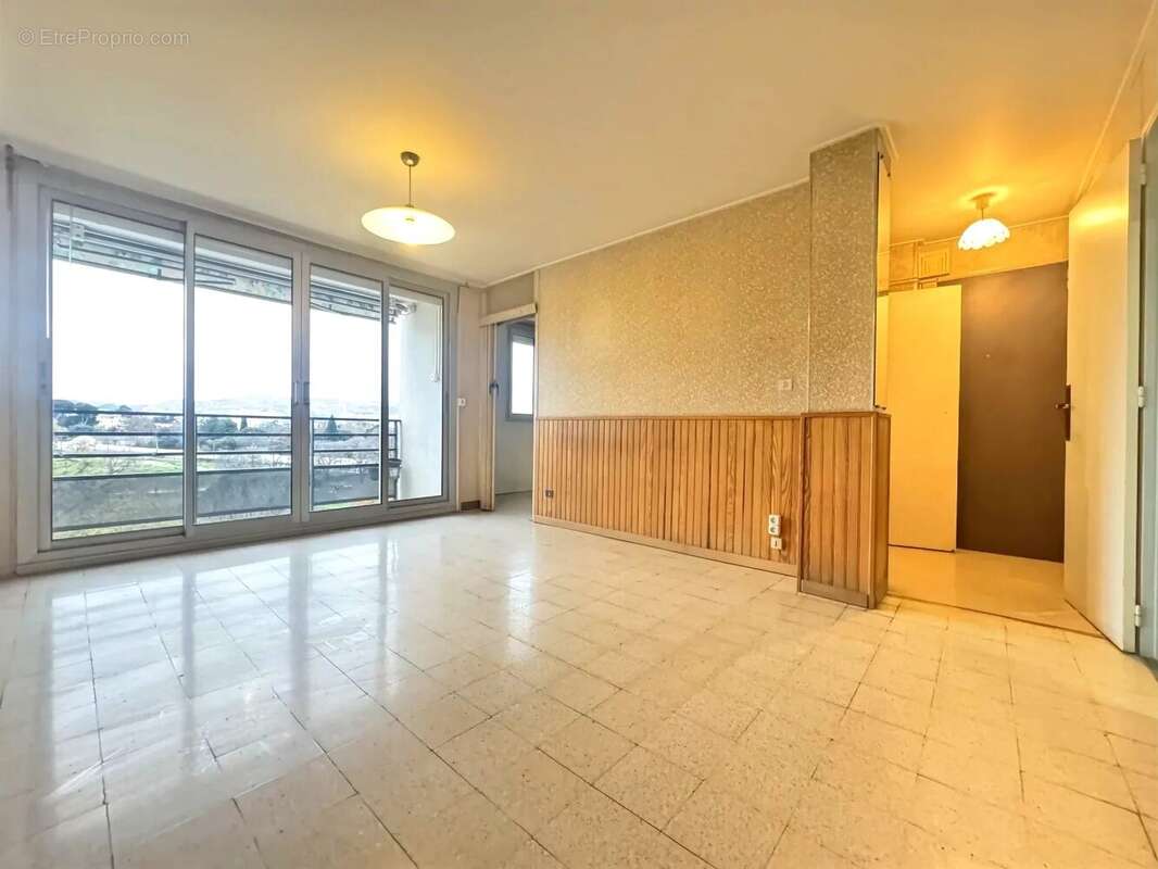 Appartement à MARSEILLE-9E
