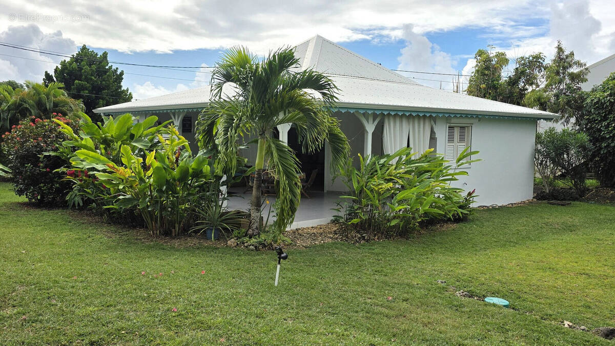 Maison à CAPESTERRE-DE-MARIE-GALANTE