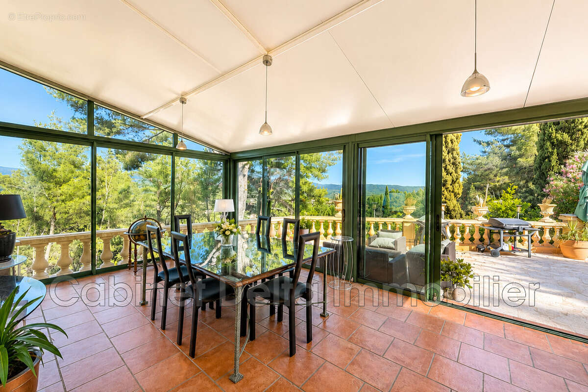 Maison à LE CASTELLET
