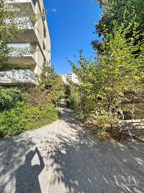 T2 de 45 M2 avec terrasse de 25 M2 étage élevé 69100 Villeurbanne - photo 3