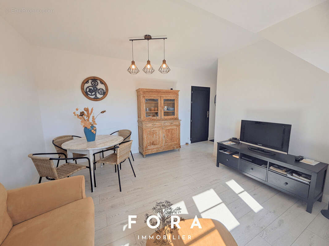 Appartement à CONDE-SUR-NOIREAU