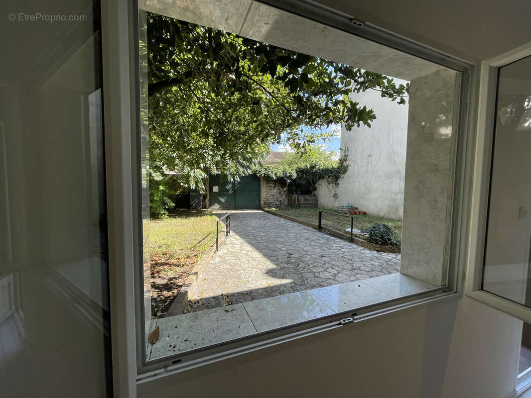 Appartement à LES MUREAUX