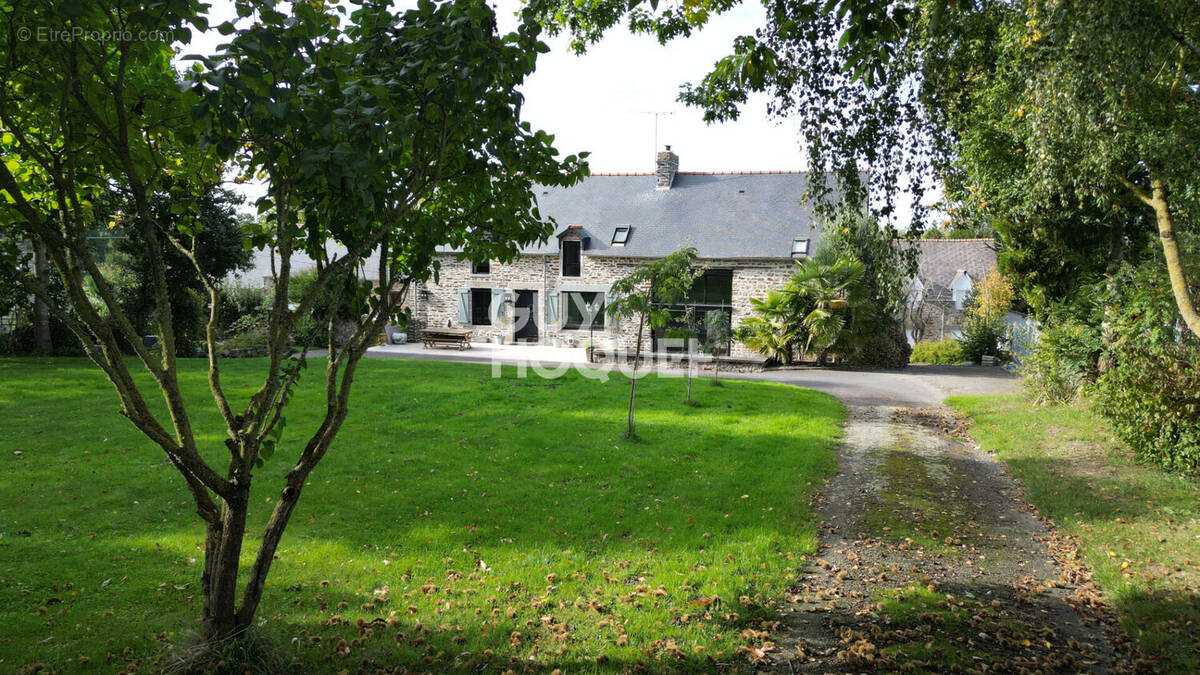 Maison à DOL-DE-BRETAGNE