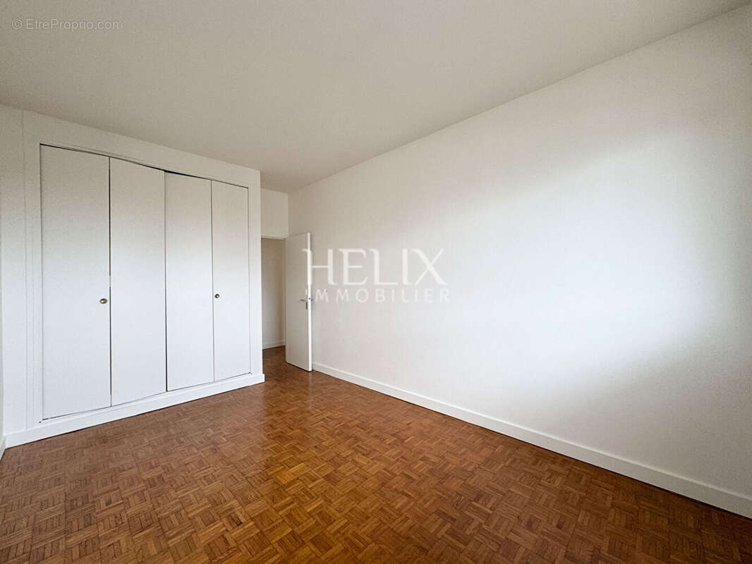 Appartement à LE MESNIL-LE-ROI