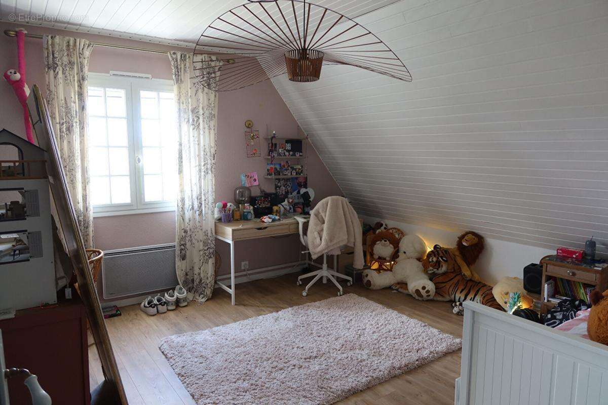 Maison à AVANNE-AVENEY
