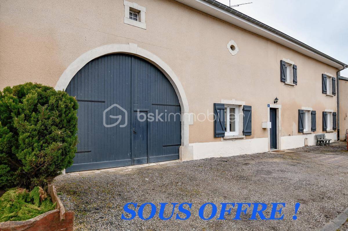 Maison à LES PAROCHES