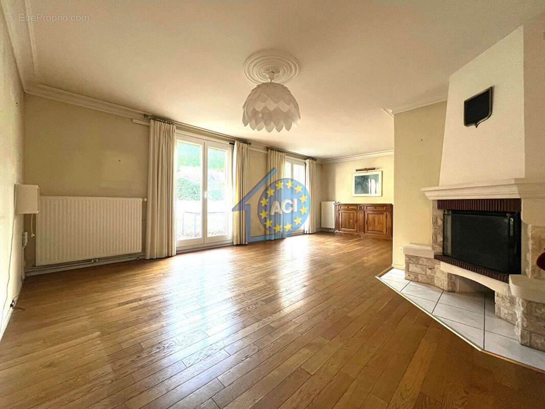 Maison à MANTES-LA-VILLE