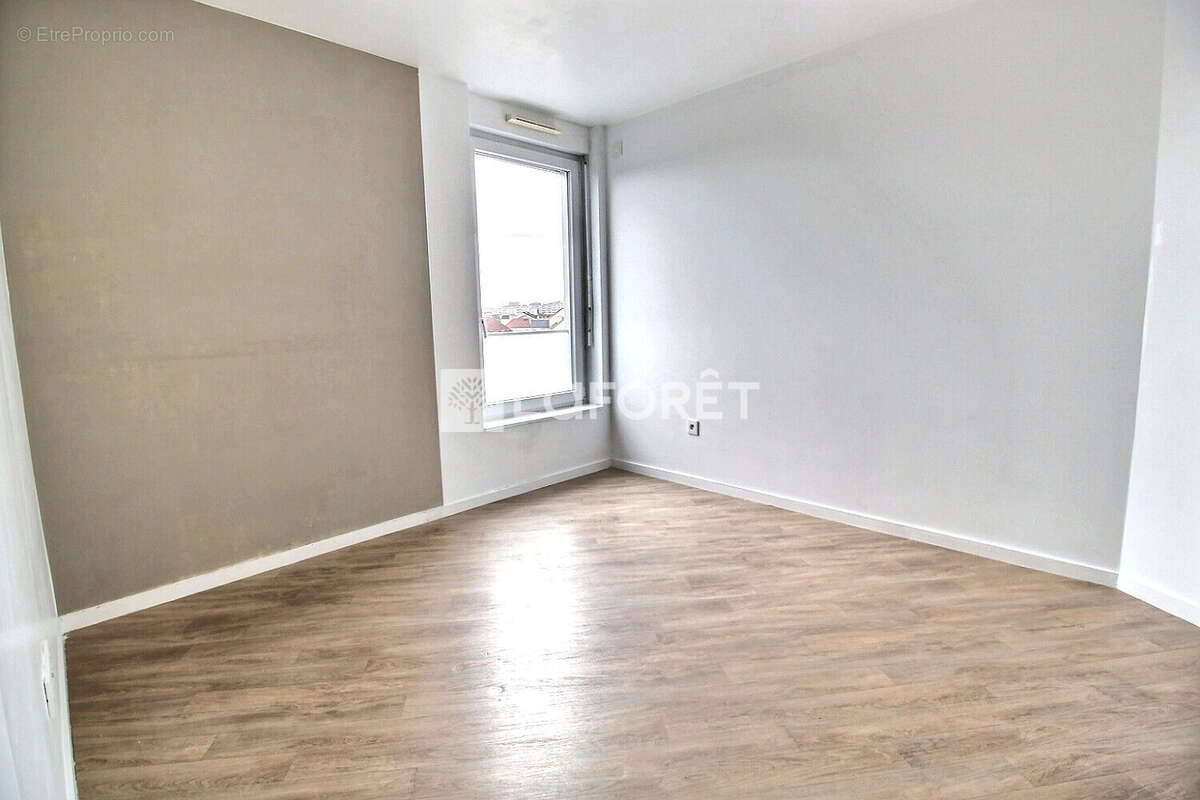 Appartement à GENNEVILLIERS