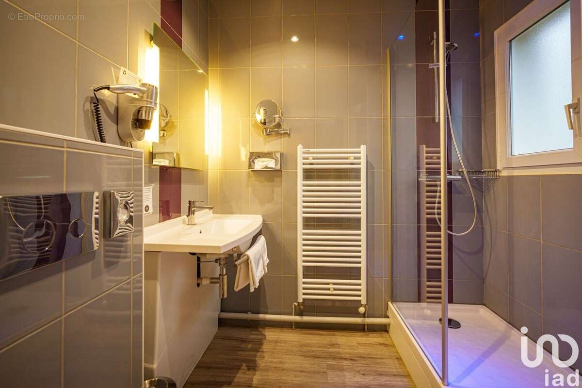 Photo 7 - Commerce à LOUERRE