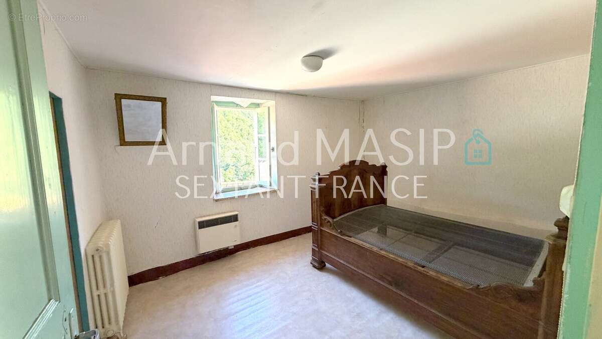 Maison de hameau 4f a renover, 3-ch, jardin, terrasse, grange attenante - photo 6