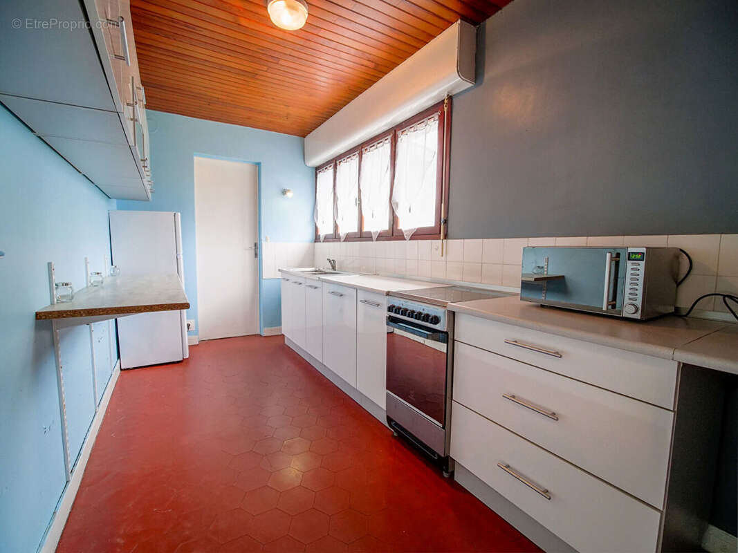 Maison au bord du lac à rafraîchir - photo 2