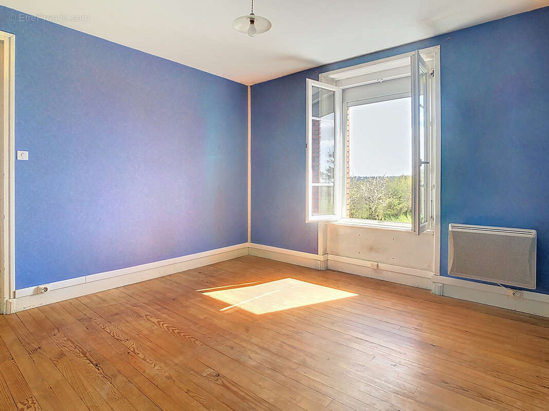 Maison à SAINT-DENIS-LE-VETU