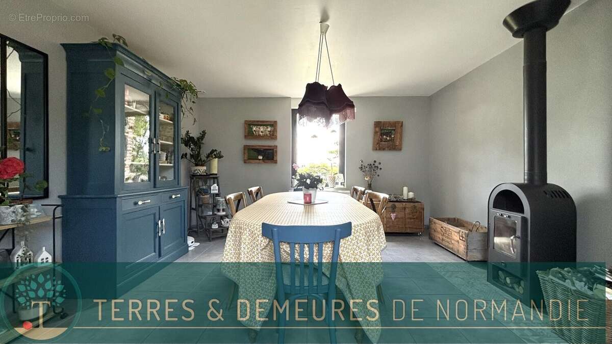 Maison à LE MESNIL-REAUME