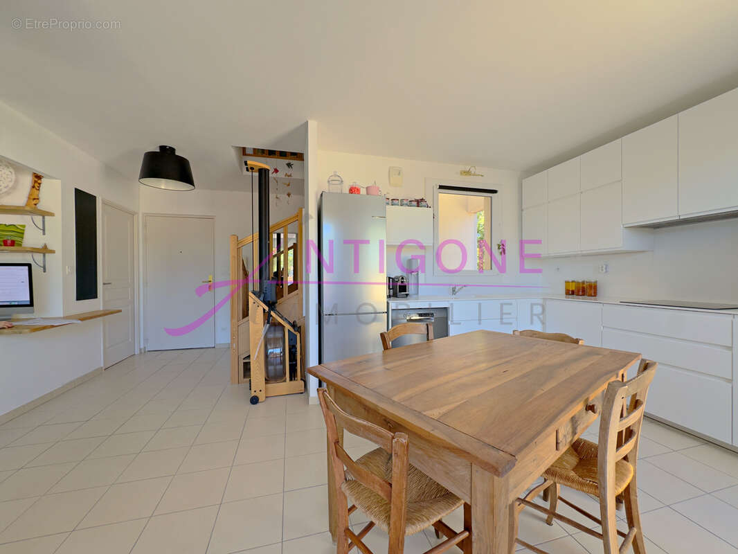 Appartement à SIX-FOURS-LES-PLAGES