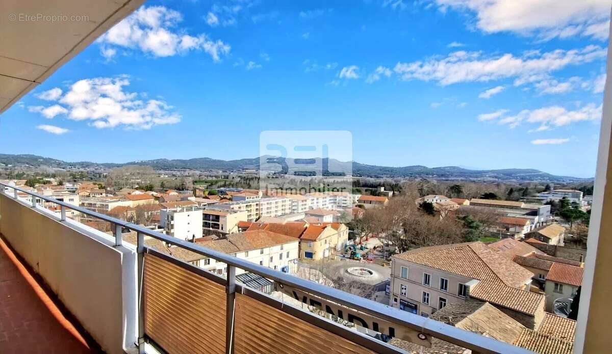 Appartement à BAGNOLS-SUR-CEZE