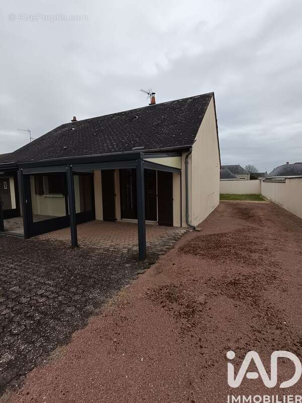 Maison 90 m² à Le Puy-Notre-Dame  - photo 5