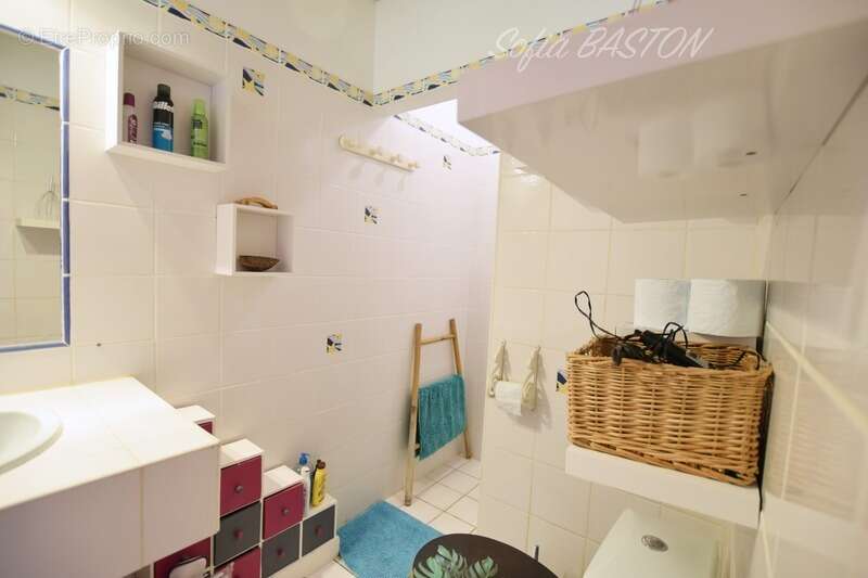 Maison à LES TROIS-ILETS