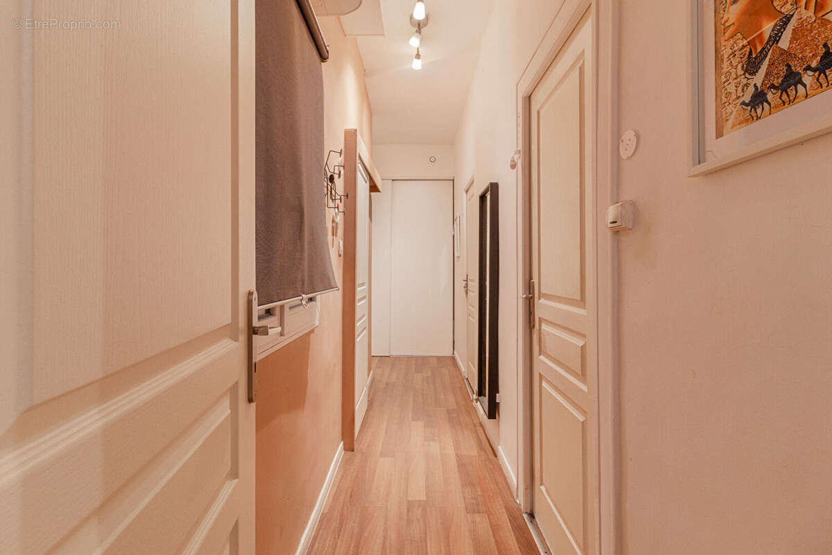 Appartement à MARSEILLE-2E