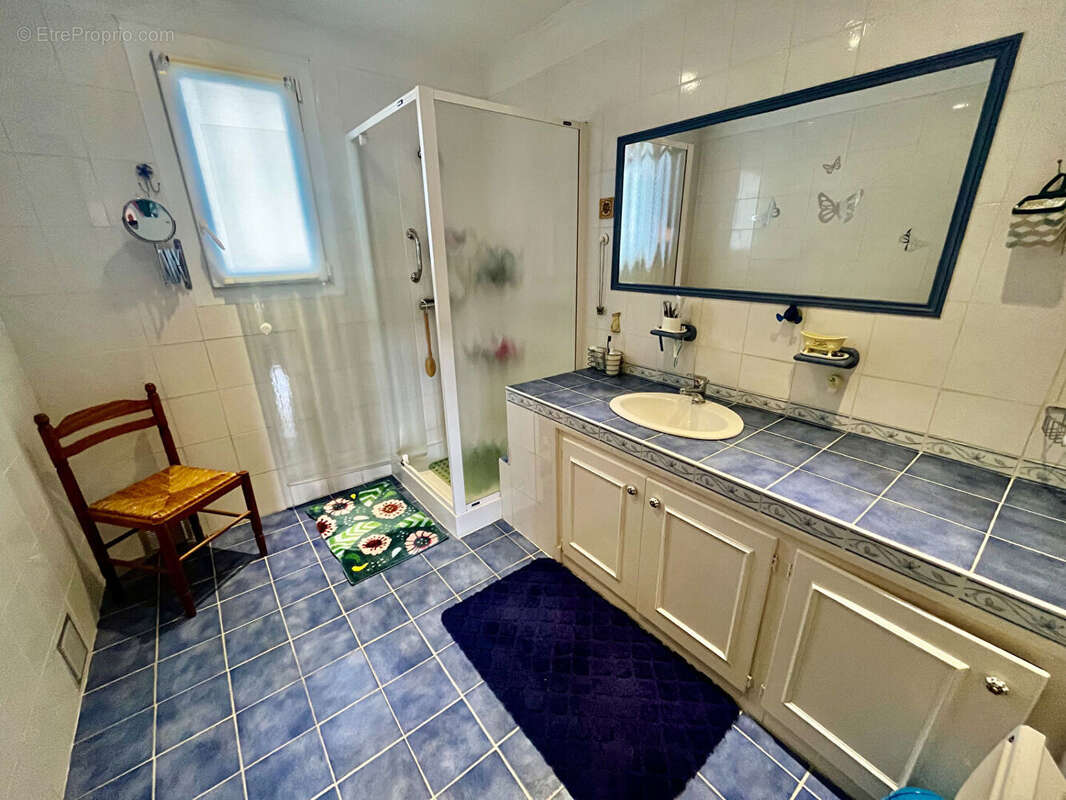 Maison à L'ISLE-SUR-LA-SORGUE