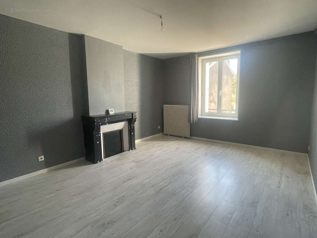 Appartement à VEZELISE