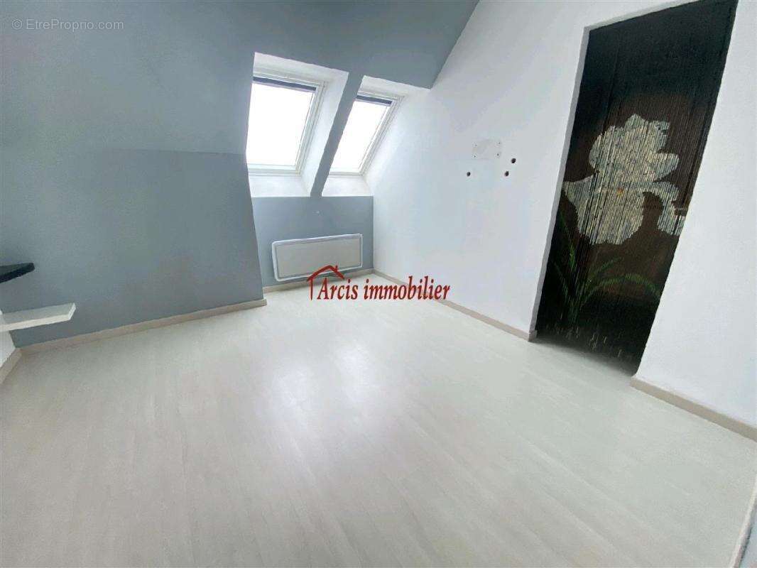 Maison à MAILLY-LE-CAMP