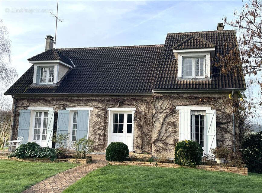 Maison à SAINT-HILAIRE-DE-COURT