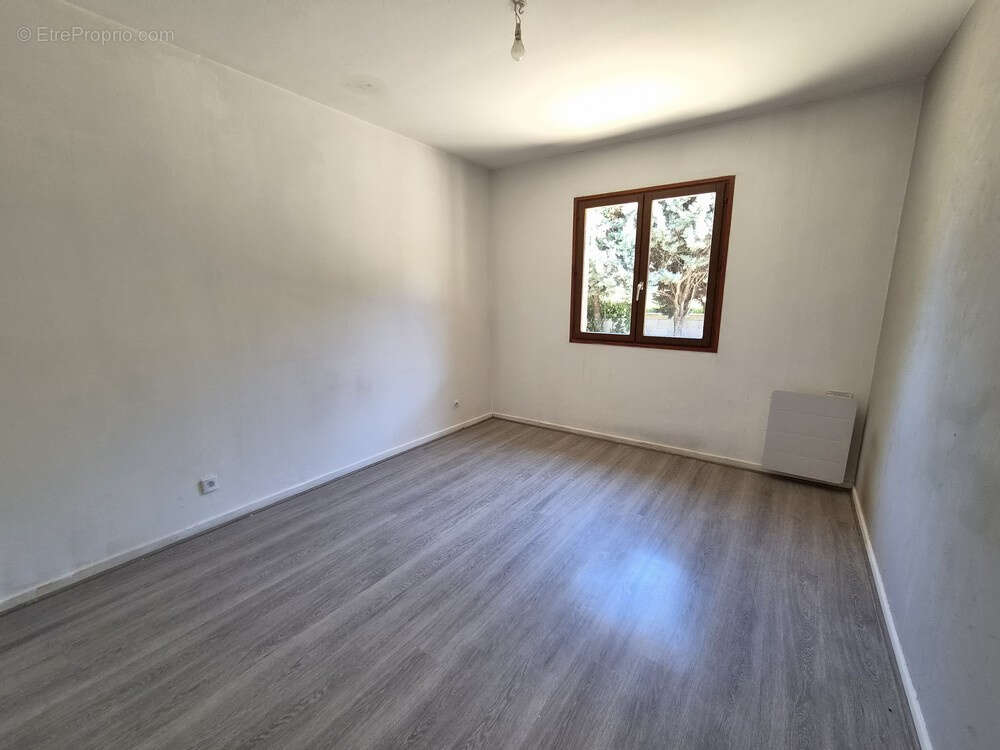Maison 4 pièces de 91 m2 avec sous-sol complet   Le Péage-de-Roussillon   Proche gare - photo 9