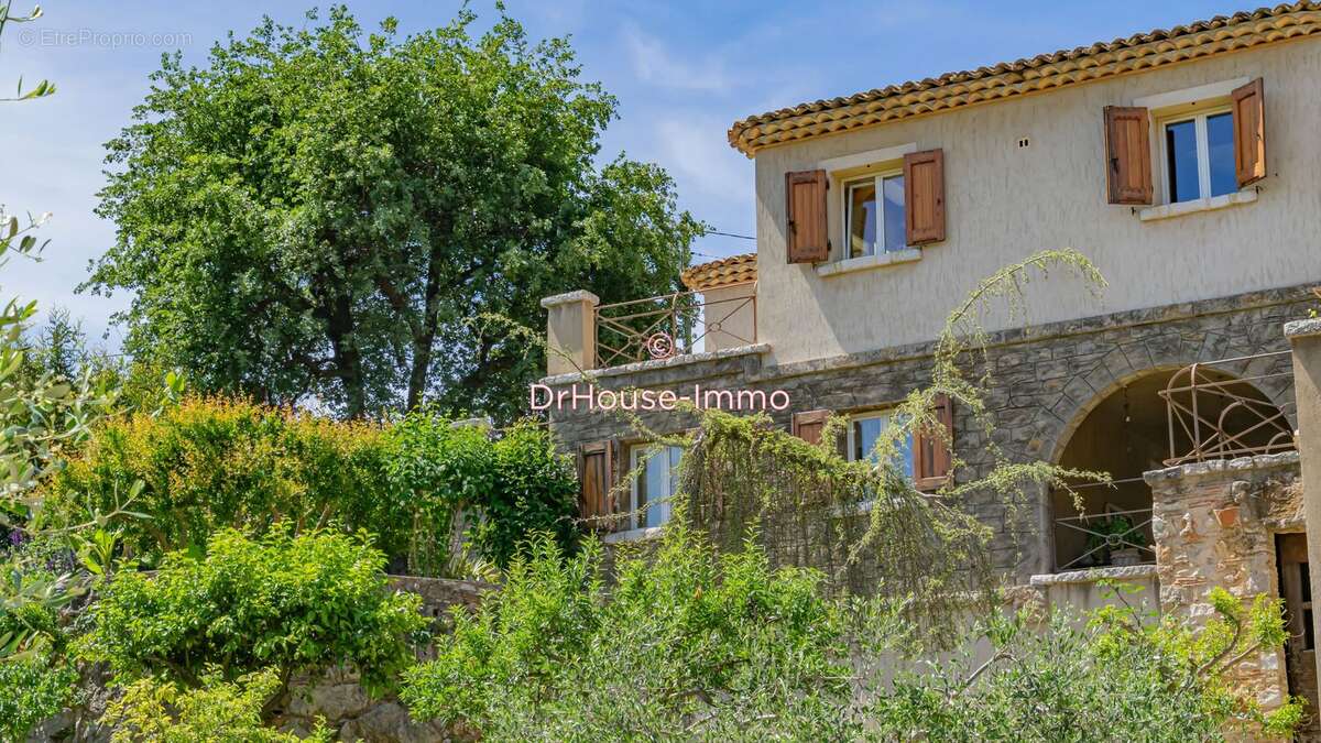 Maison 169 m² à La Gaude  - photo 8