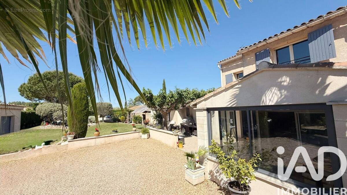 Photo 1 - Maison à ROBION