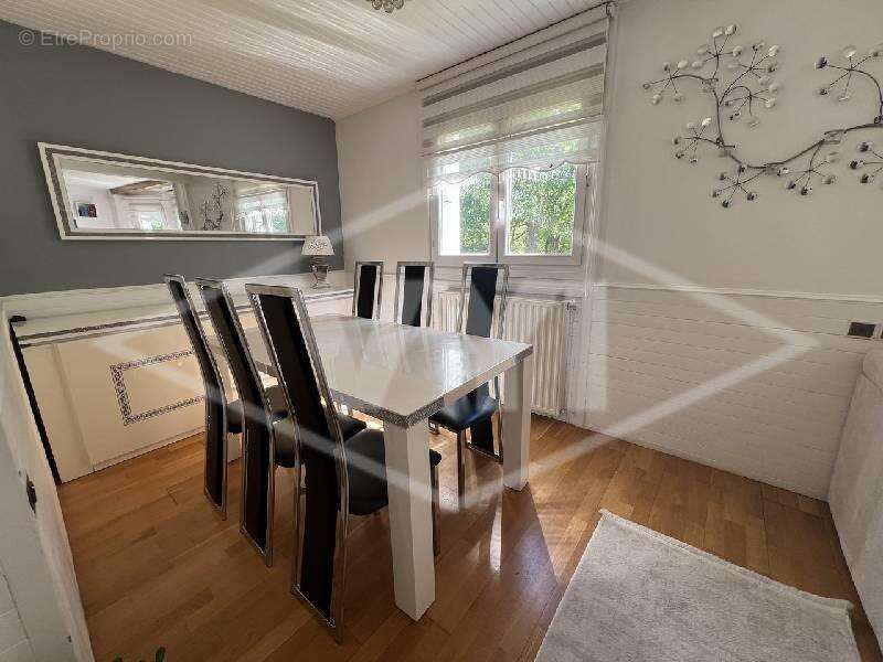Maison à COMBS-LA-VILLE