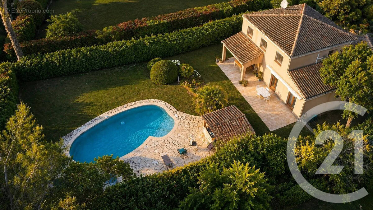 Maison à VALBONNE